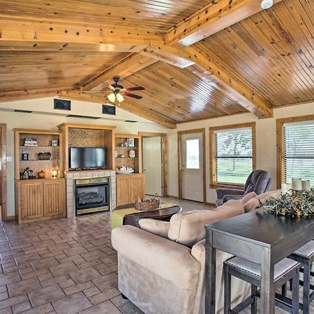 Pet-Friendly Efficiency Cottage With Pool! Calera Eksteriør bilde